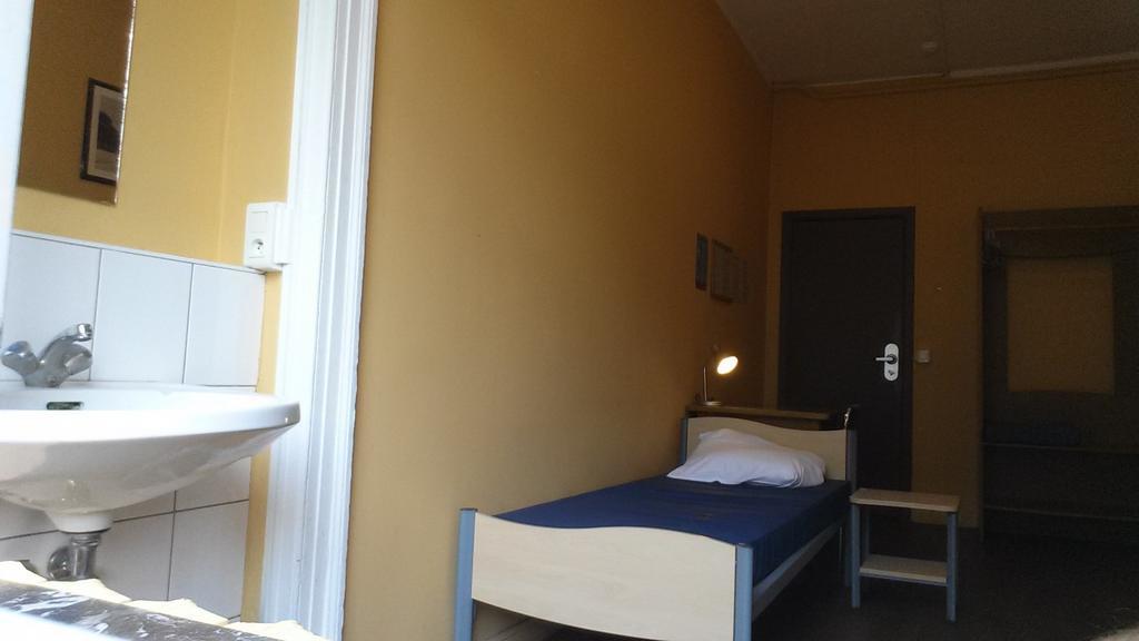 Van Gogh Youth Hostel City Centre Saint-Josse-ten-Noode Εξωτερικό φωτογραφία
