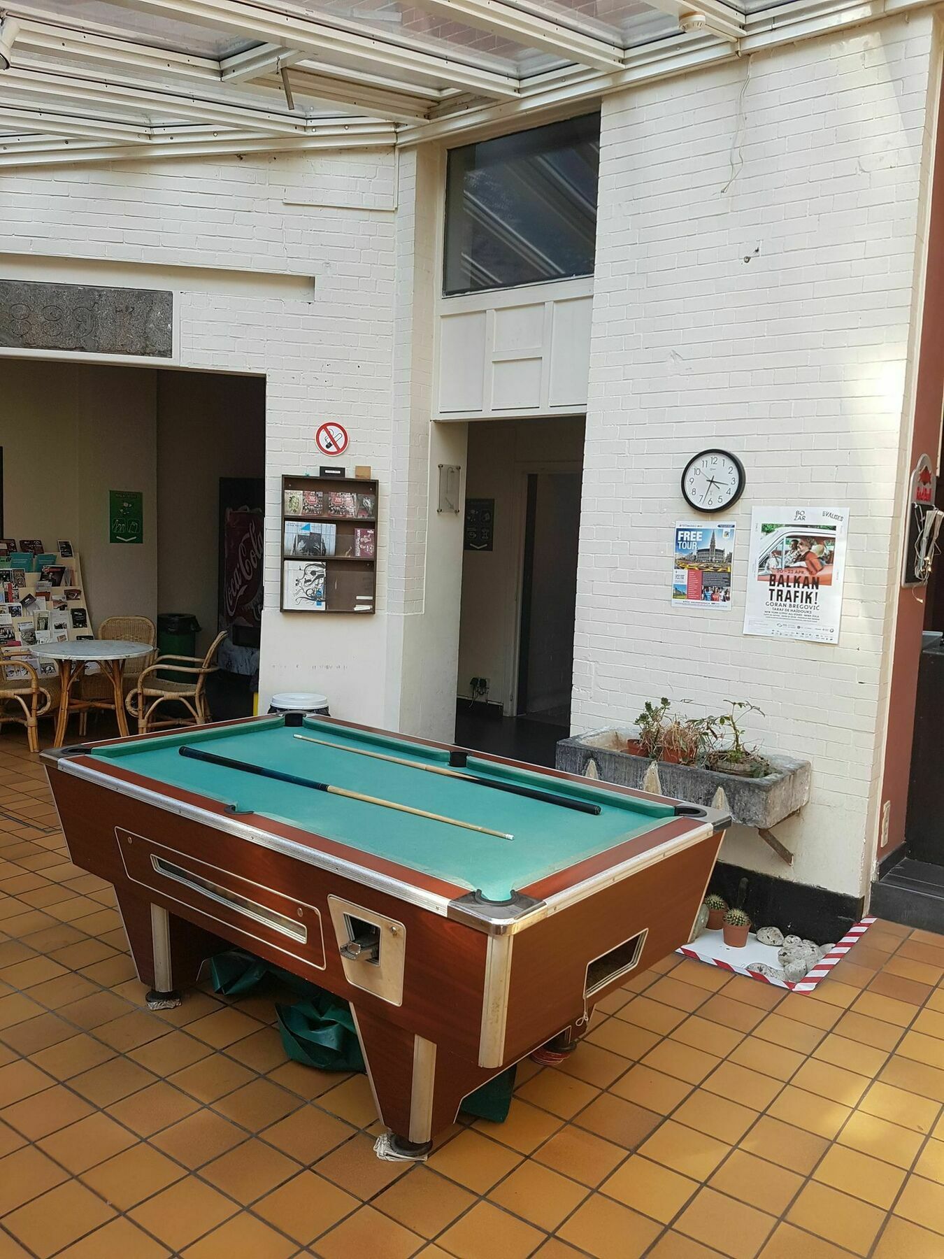 Van Gogh Youth Hostel City Centre Saint-Josse-ten-Noode Εξωτερικό φωτογραφία